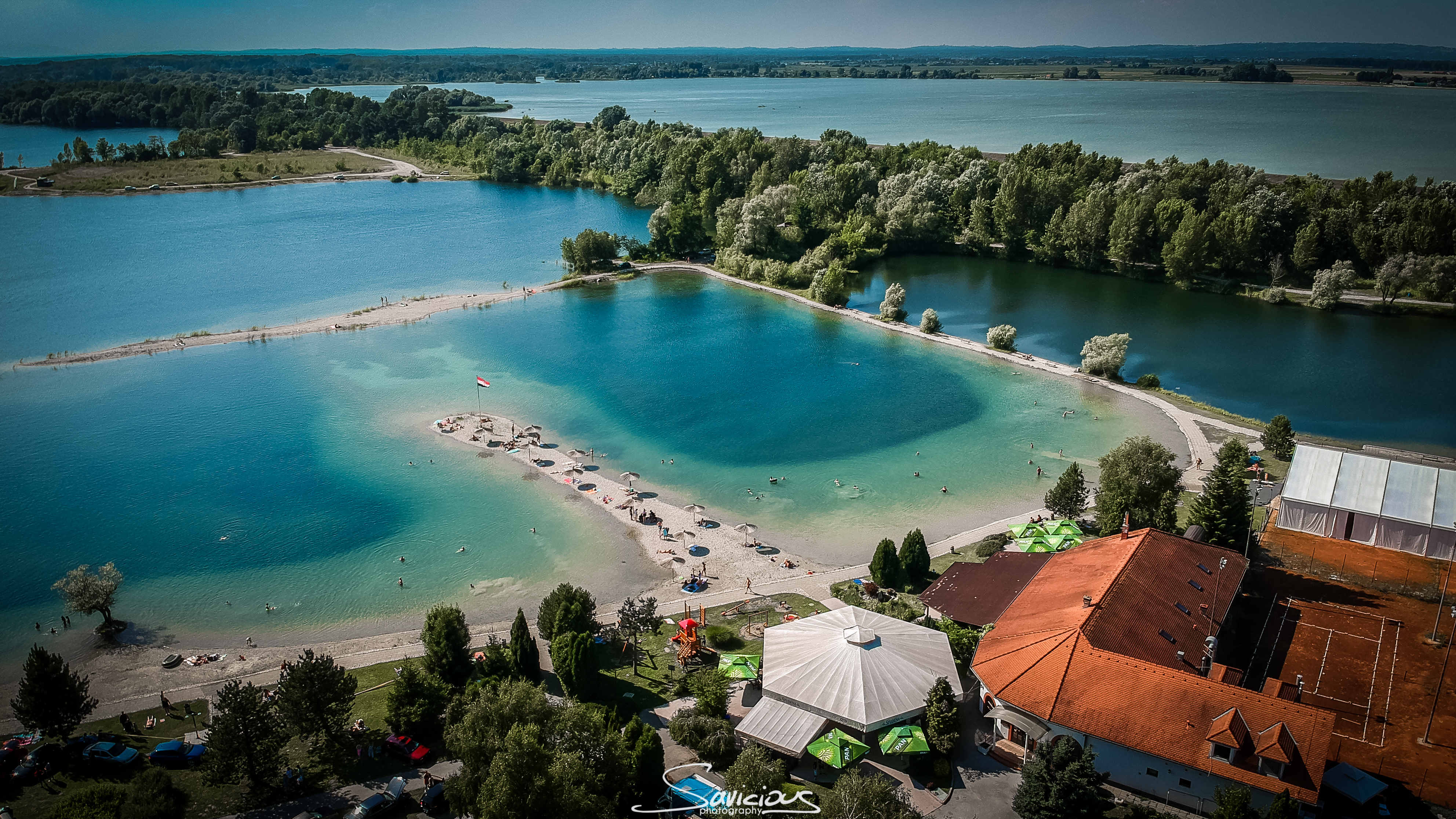 Jo   niste dogovorili zavr  nicu  Aquacity ima jo   tri slobodna termina