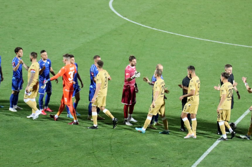 Foto - Varaždin poražen od momčadi Hajduka s dva gola Livaje